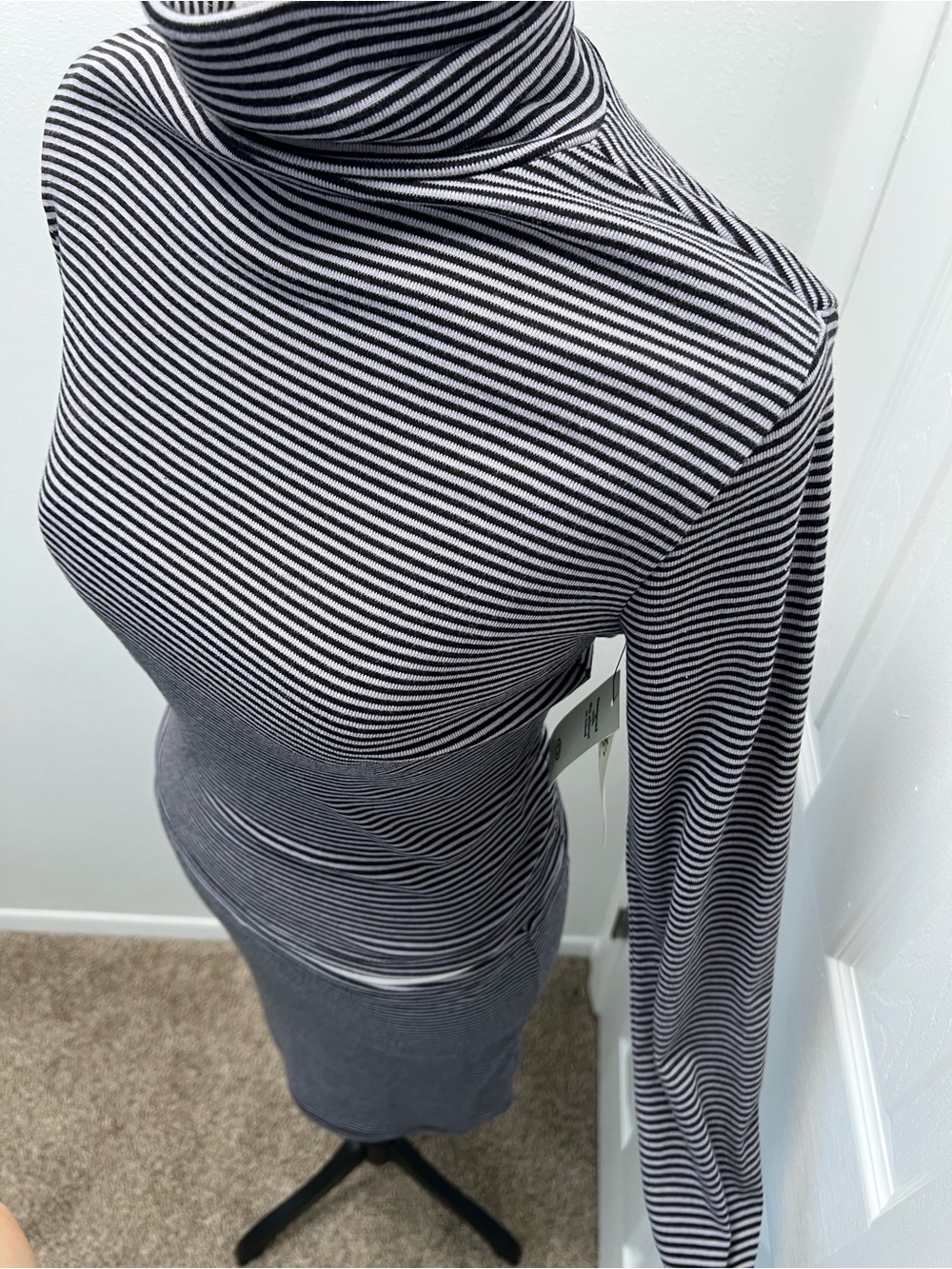 No Boundaries 2-Piece Striped Turtleneck Top & Mini Skirt Set Gray/Black Size S - Picture 2 of 14